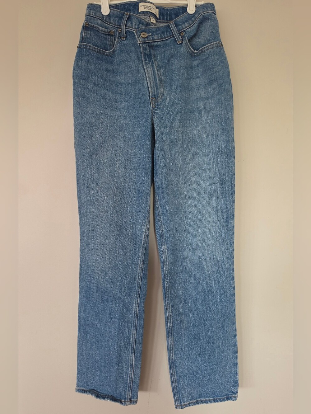 Abercrombie & Fitch Women's The 90's Straight High Rise Curve Love Jeans